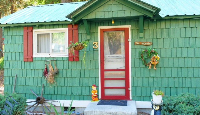 "The Hideaway" - Cabin 3