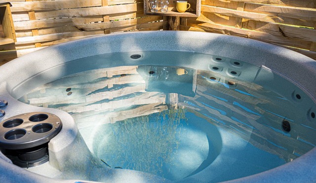 The Hideaway Hut - 1 Bed Shepherds Hut - Hereford