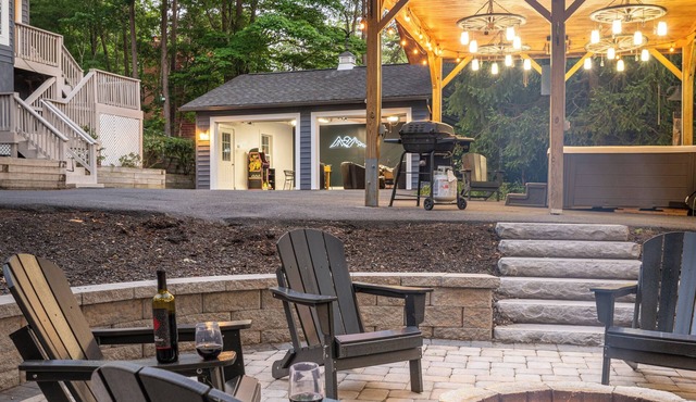 The Hideaway l 4 BR l Hot Tub l Fire Pit l Game Room l .5 miles to Bryce Resort