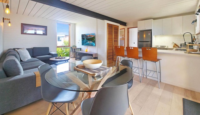 The Hideaway - Lake Views | Bike Storage | Fast Wi-Fi | Central Location | BBQ