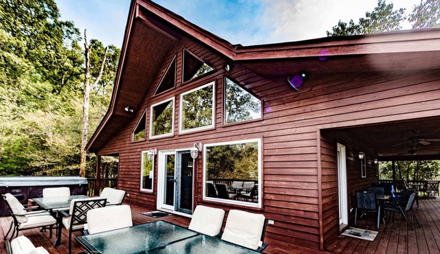 "The Hideout" Cabin 14