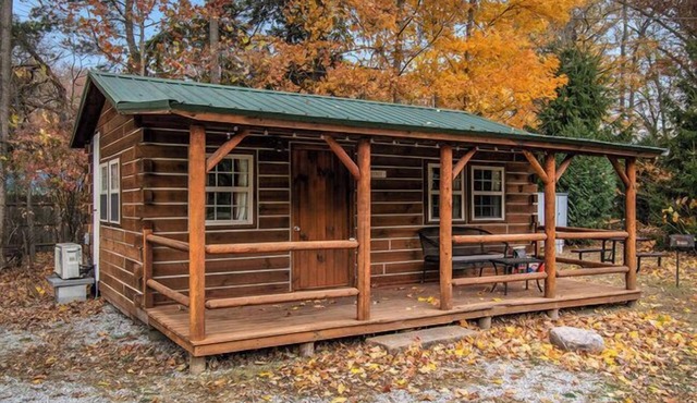 The Hideout Cabin | Firepit | Nature | Pet-Friendly