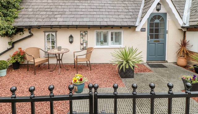 THE HIDEOUT, family friendly, character holiday cottage in Oakham