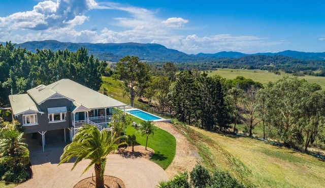 The Hideout House - hinterland views for miles!