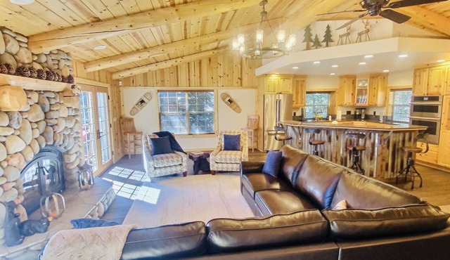 “THE HideOut” Ideal Northshore Tahoe Location