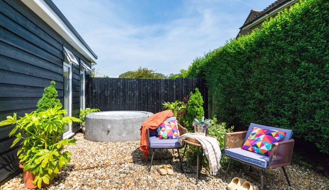 The Hideout - One Bedroom House, Sleeps 2