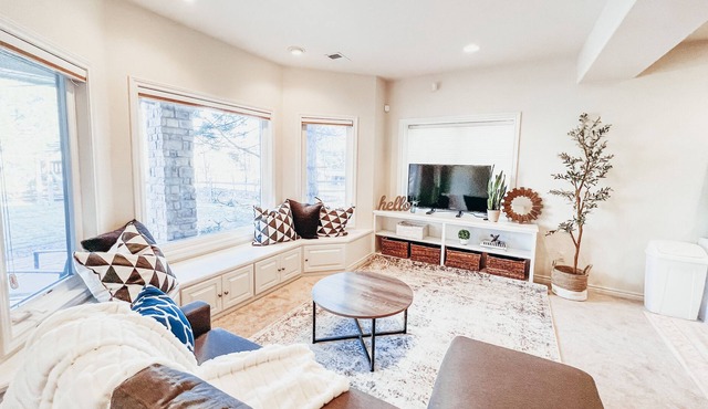 THE HIGHLANDS RANCH HIDEAWAY