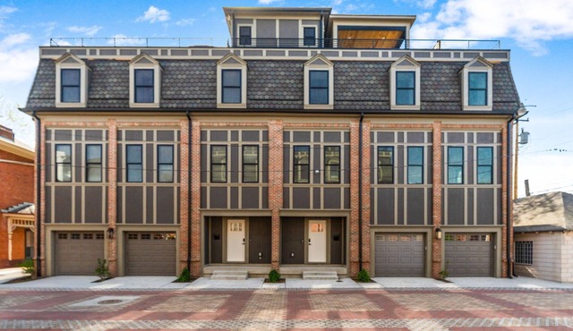 The Highline - Downtown Rooftop Escape