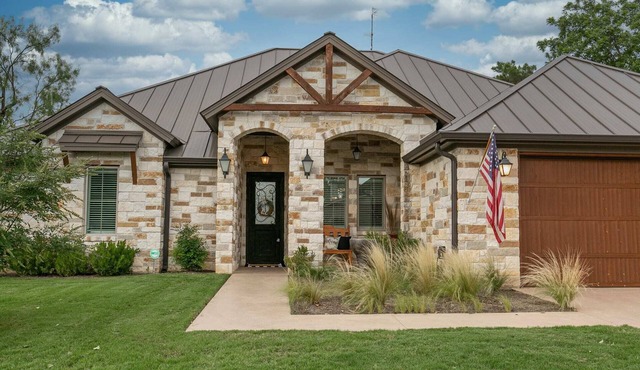 The Hill County Getaway | Longer Term Stays Available