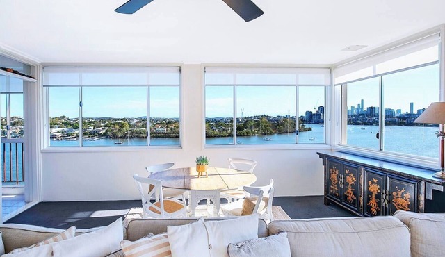 The Hillside at Hamilton A Fresh Riverfront Abode