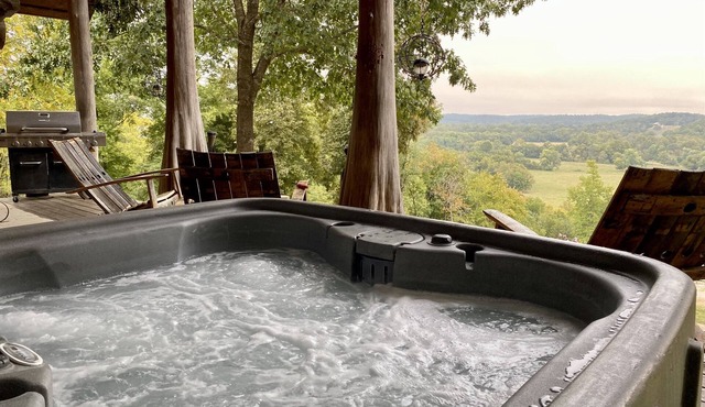 The Hilltop + Hot Tub, Wi-Fi, & Fireplace. Amazing views!