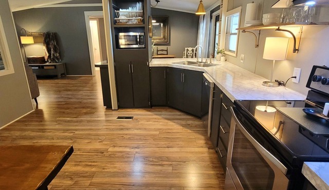 The Hillway House of Athens-Pet Friendly, 3mins from I65!