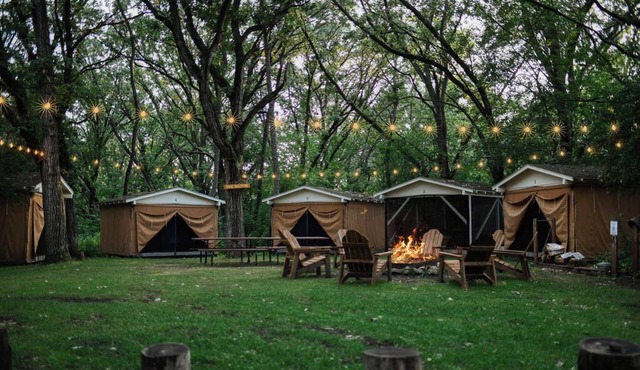 The Hilton - Group Platform Tent Glampsite