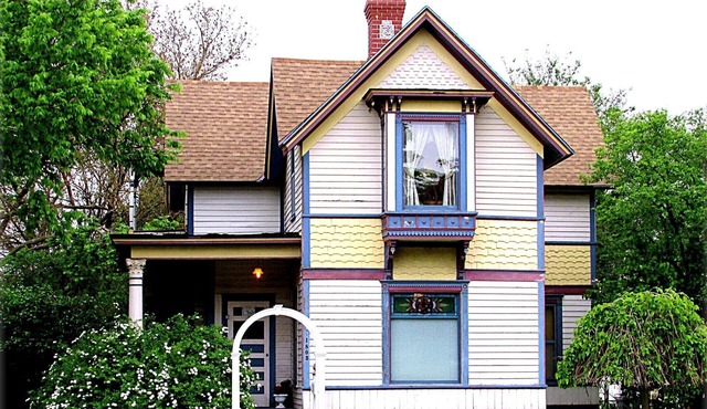 The Historic A.C. Carter House - River Romance on the La Crosse Historical Tour!