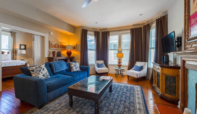 The Historic Emerald Gem ~ Walk to Downtown Wilmington!