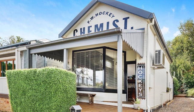 The Historic Old Pharmacy Hockeys | Millthorpe