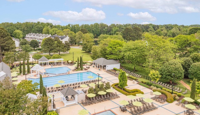 The Historic Powhatan Williamsburg - 4 BEDROOM 2KG 1QN 2TWN 2 STORY DELUXE SUITE