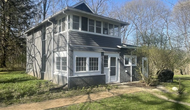 The Historic Riverside Convent: Sister's of the Holy Cross School House