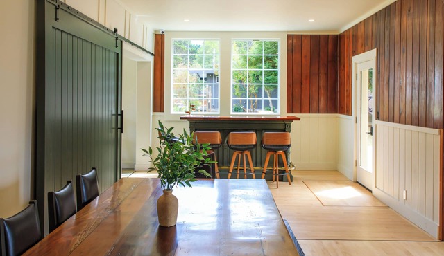 The Historic Schoolhouse Inn