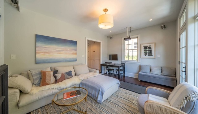 The Historic Walton House by RPG