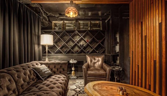 The Historic Werner House w/Gym, Spa & Speakeasy