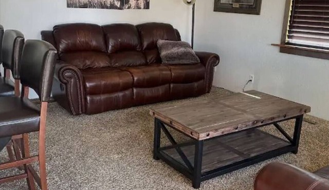 The Hitching Post Corrals come relax family friendly stay! Near Lava