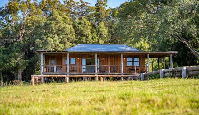 The Hitching Rail Hut - Relax, unwind & reconnect