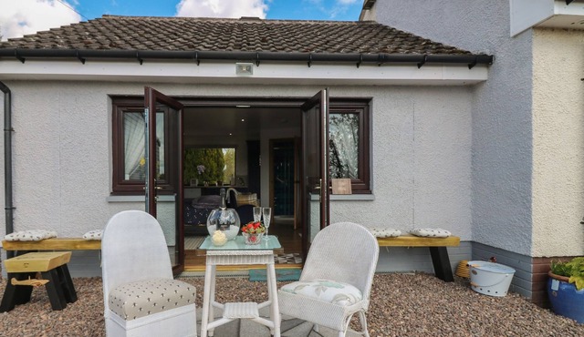 THE HIVE, pet friendly, country holiday cottage in Stanley