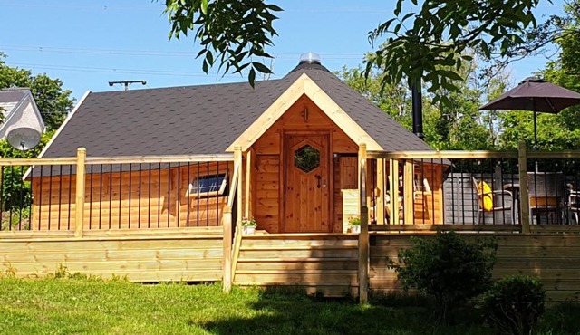 The Hive - Unique log cabin with wood burning stove