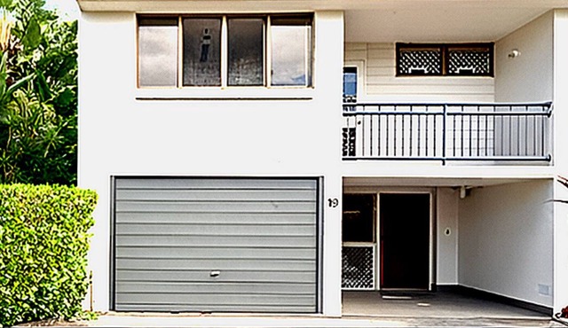 The Holiday House in Bundell Gold Coast Getaway