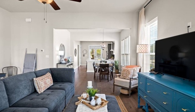 The Hollie House- Storybook Craftsman Cottage in Dripping Springs