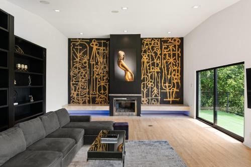 The Hollywood Hills Crest Villa
