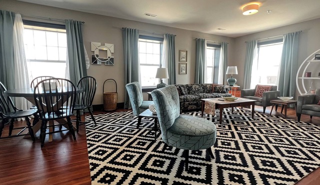 The Hollywood Suite in The Hotel Hartington downtown!