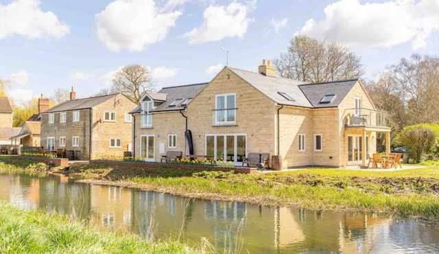 The Holt-beauty by the river