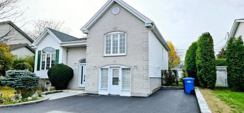 The Home Sweet Home 20 Mnt away From Airport