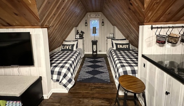 The Homespun Landing w/new hot tub