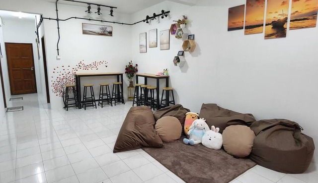 The Homestay 105 - nearby sky mirror jetty - Netflix