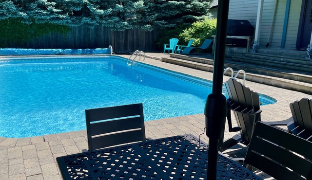 The Homestead - Luxury Cottage with Heated Pool in Historic Old Town NOTL