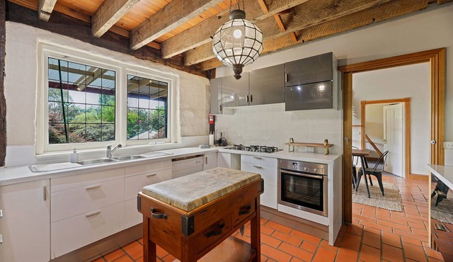 The Homestead - a Mudbrick home in the country