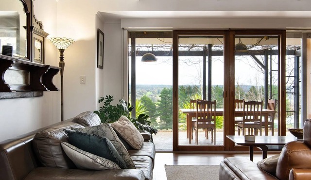 The Homestead - Beautiful, well equipped retreat