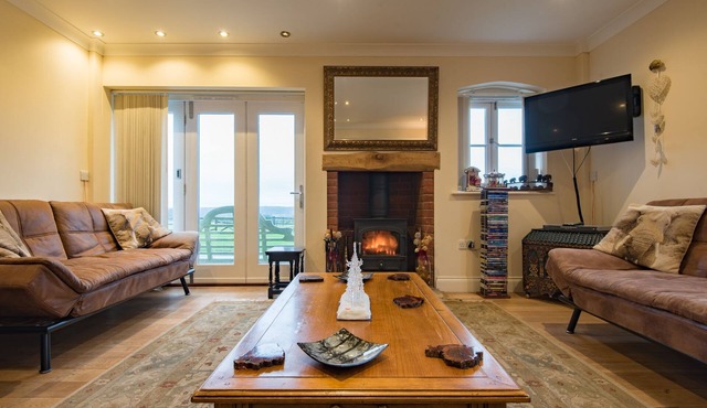 The Homestead by Bloom Stays - sleeps 17