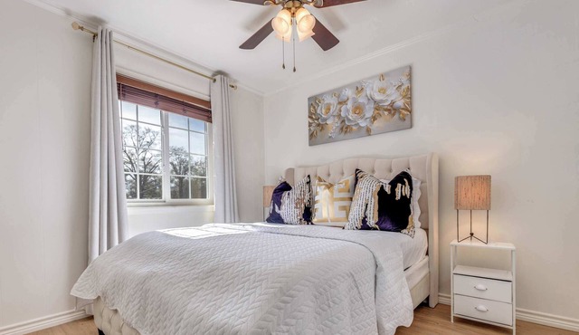 The Homestead Luxury Cozy 2BR Apartment in Nacogdoches