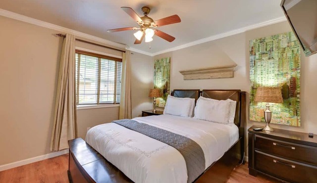The Homestead - Luxury-Cozy 2BR Apartments Near Historic Downtown Nacogdoches