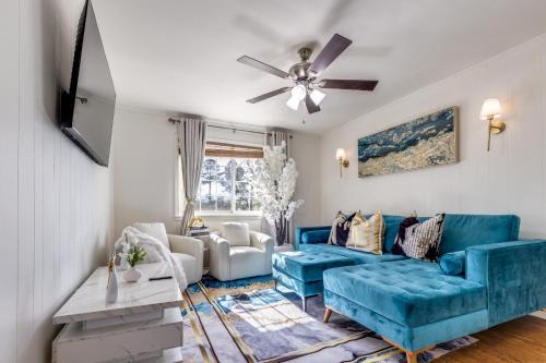 The Homestead Luxury Cozy 2BR Apartment in Nacogdoches Near SFA University and Downtown Pet Friendly Business Ready Extended Stays Welcome with Self Check In High Speed WiFi Full Kitchen In Unit Laundry Private Parking and Quiet Comfort