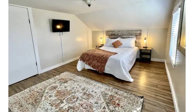 The Homestead - Renovated 1800’s farmhouse