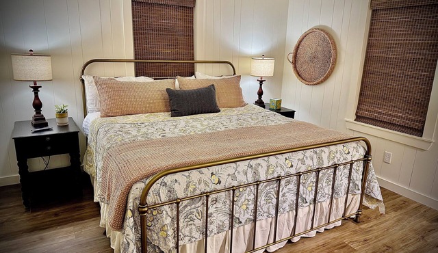 The Homestead-Vintage Charm near Pat Mayse Lake