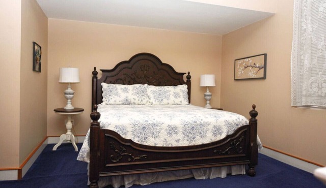 The Hondo Room at The Eastland Historic Hotel