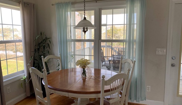 The Honey Hole-Nice house offering Open Floor Plan 3 Minute walk to the beach