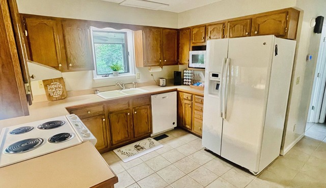 The Honey Spot! Your Quiet retreat in Rineyville.