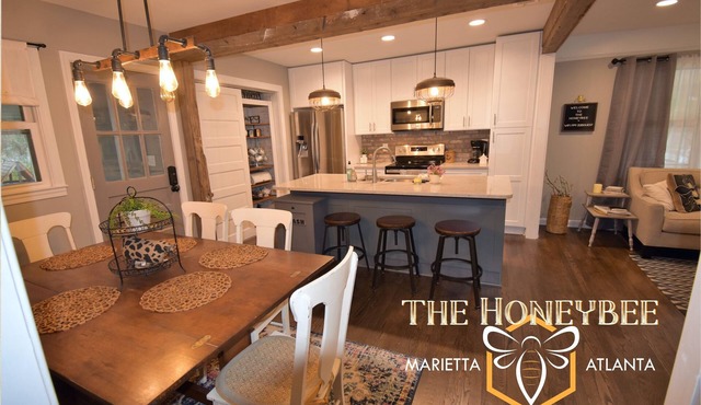 The Honeybee House North Atlanta Marietta Business or Family Travel Sleeps 1-6